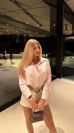 Rosa Angela la tua dolce compagnia per momenti indimenticabili