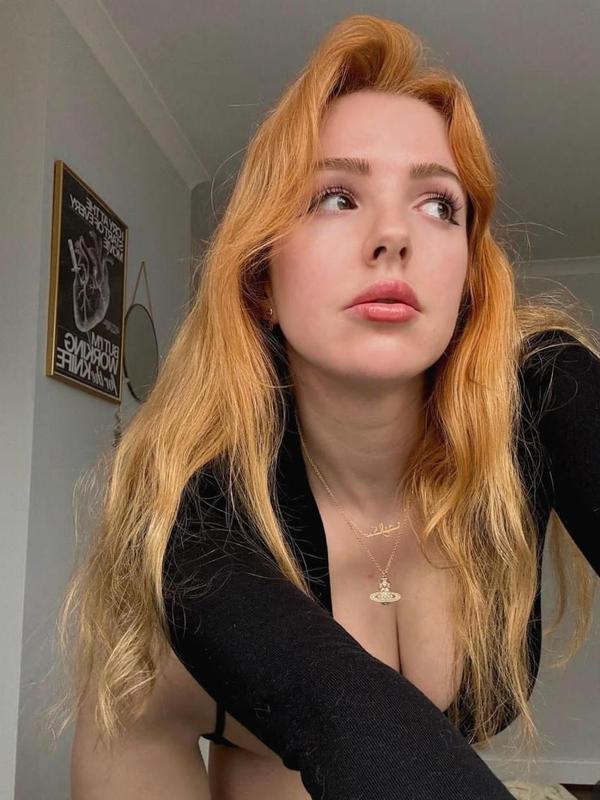 Scopri la Passione e il Charme di Laura Beatrice 1 Mis Fotos